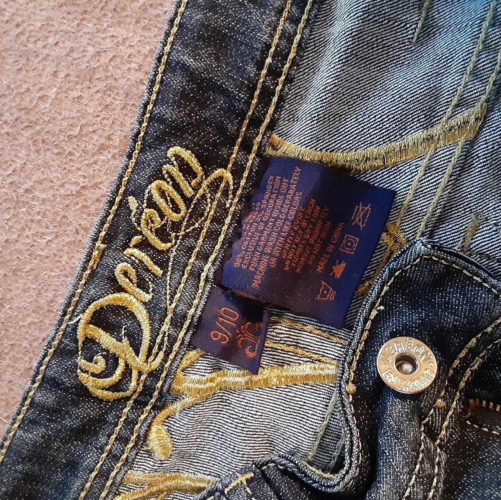 Dereon shorts